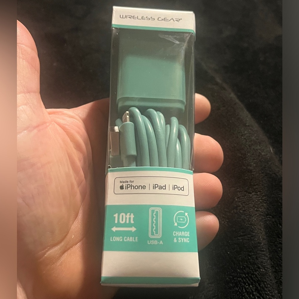 Wireless Gear 10’ Lightning Cable With Wall charger Mint For IPhone New